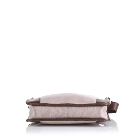 Gucci Preloved Canvas Shoulder Bag 100% AUTHENTIC! FREE Shipping!! - Picture 3 of 16